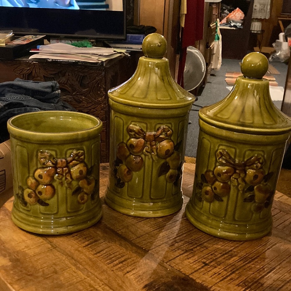 Canisters from Los Angeles Potteries 678, 3 canisters and 2 lids